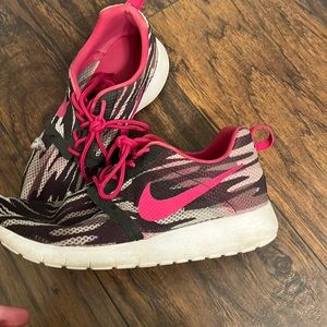 Nike tennis shoes